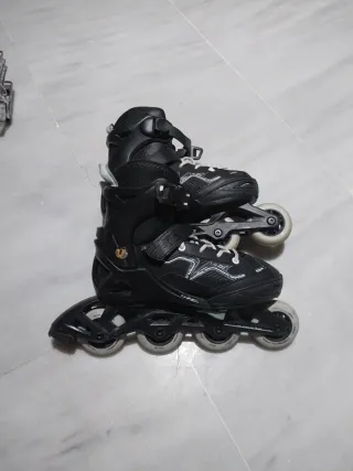 Patines en línea negros talla 35-38
Marca OXELO.