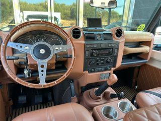 Land-Rover Defender 90 