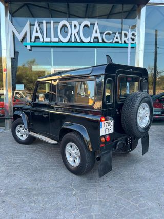 Land-Rover Defender 90 