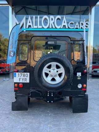 Land-Rover Defender 90 