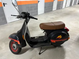 Vespa 200 Iris Negra