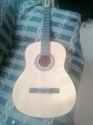 Guitarra Clásica con funda