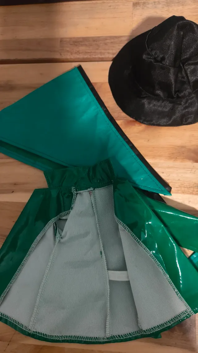 Due set di abbigliamento Nancy diversi