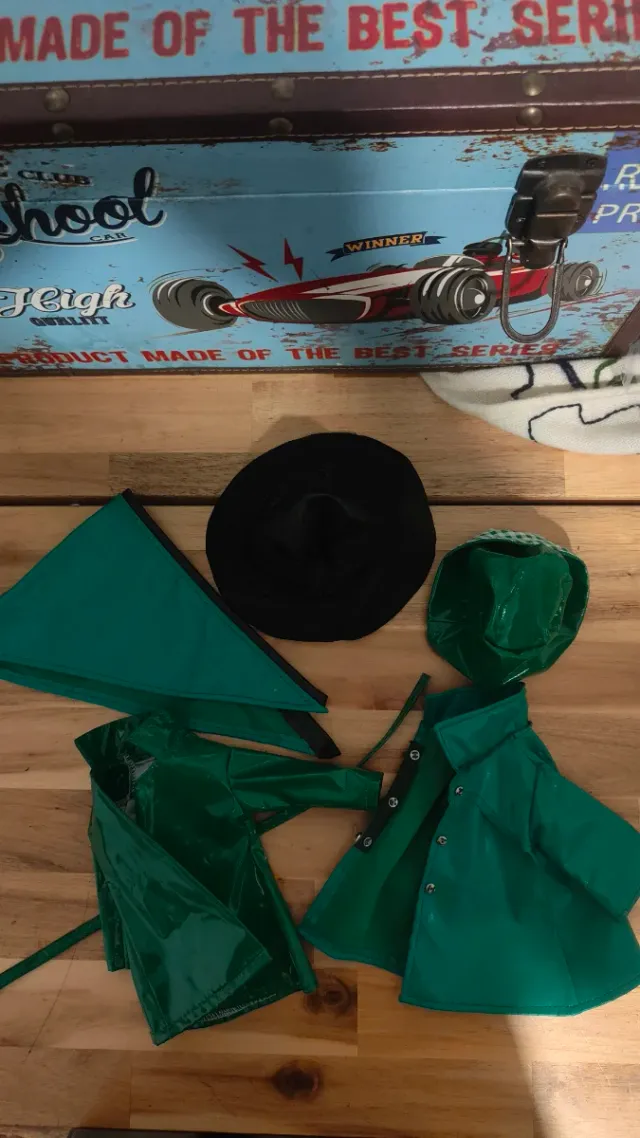 Due set di abbigliamento Nancy diversi