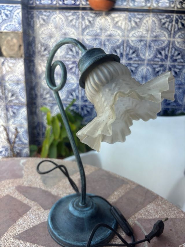 Lámpara de mesa metal y cristal