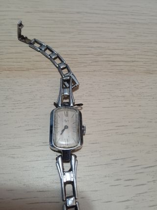 Orologio da donna sovietico Luch Vintage