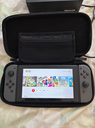 Nintendo Switch+funda+mando+juego