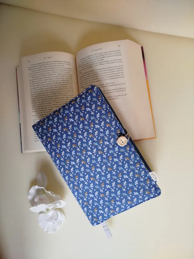 Funda para libro con estampado floral