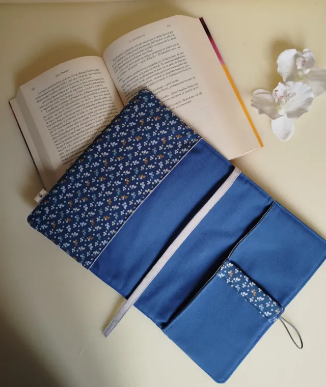 Funda para libro con estampado floral