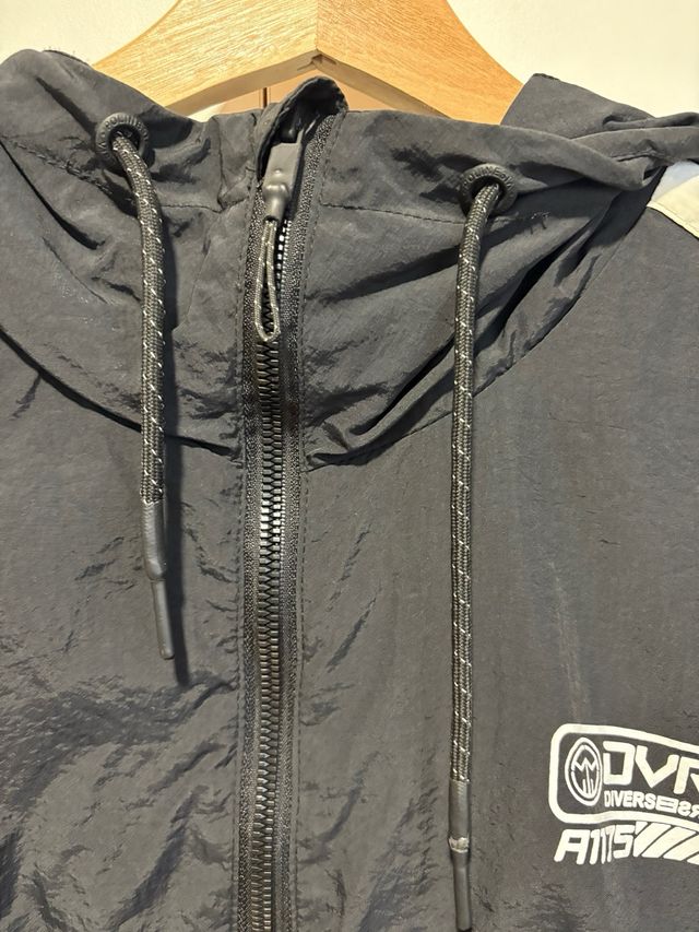 Cazadora chubasquero de hombre Negra y Blanca