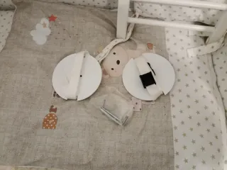 Mini cuna colecho con colchón.
