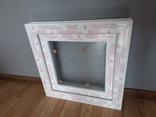 Ventana PVC Baño 56x56cm