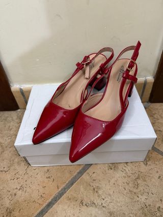 Scarpe rosse slingback punta