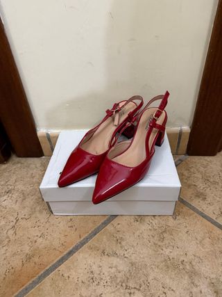 Scarpe rosse slingback punta