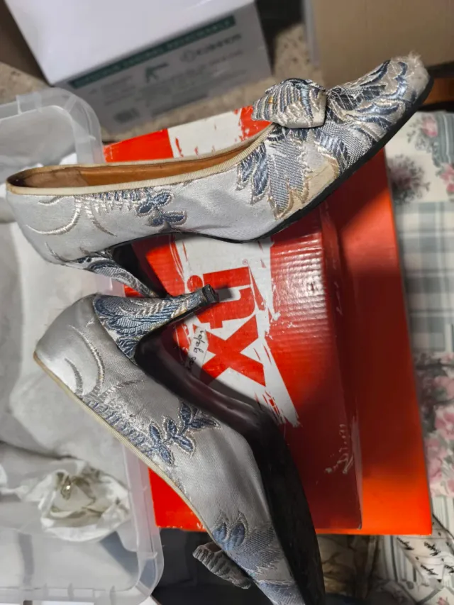 Traje Fallera Plata T 40-42 Regalo zapatos T37 -38