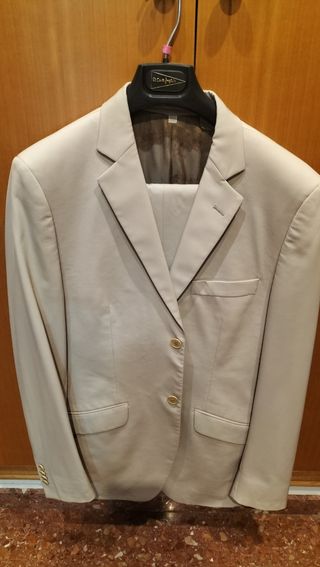 Traje de caballero beige talla 48