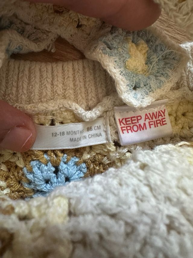 Ranita tejida a crochet para bebé