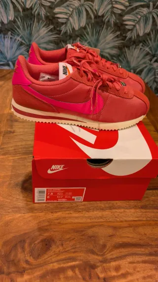 Nike Cortez Rosas Talla 38,5