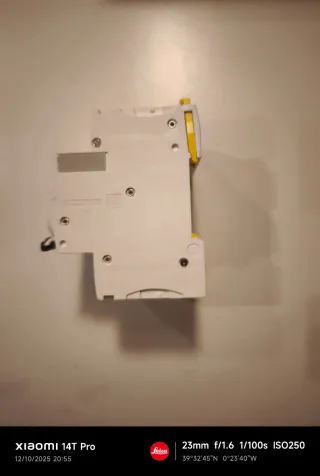 Interruptor automatico Schneider Acti9 C16 Automát