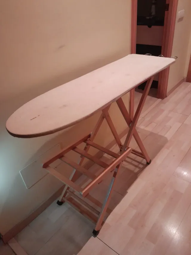 Tabla de planchar de madera plegable