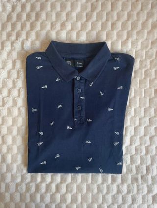 Camiseta polo azul marino con estampado