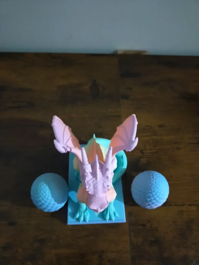 Dragón 3D Multicolor con Huevos y sus crias.