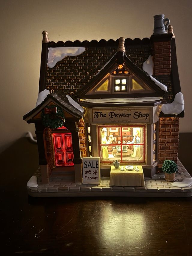 Lemax The Pewter Shop