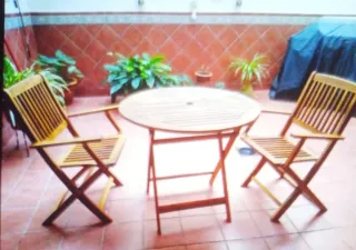 Mesa redonda acacia y 2 sillas plegables