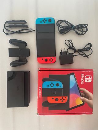 Nintendo Switch OLED blu/rosso