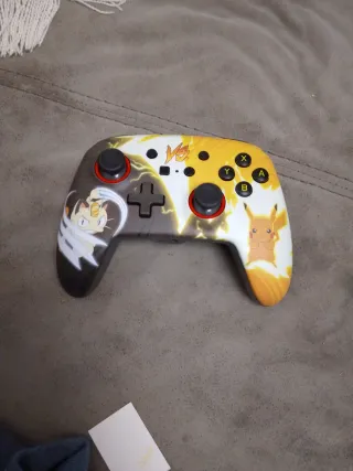Mando Nintendo Switch Pokémon Pikachu Meowth