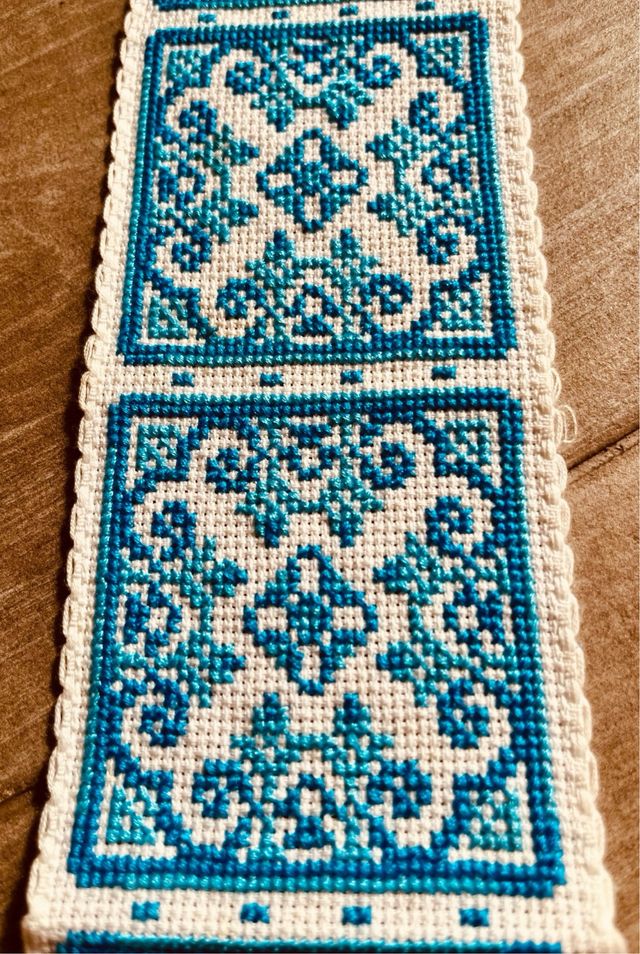 Cenefas bordadas a punto de cruz