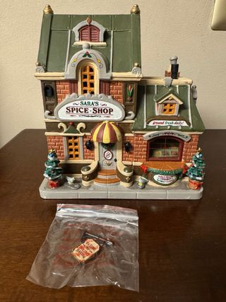 Lemax Sara's Spice Shop Villaggio ritirato