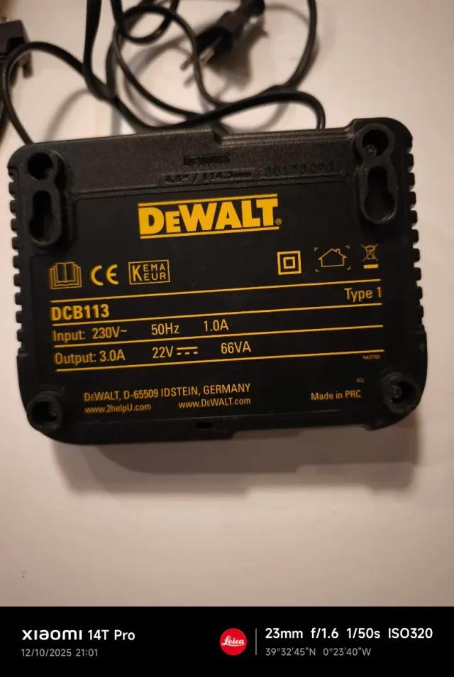 Cargador Batería DeWalt DCB113 XR Li-Ion