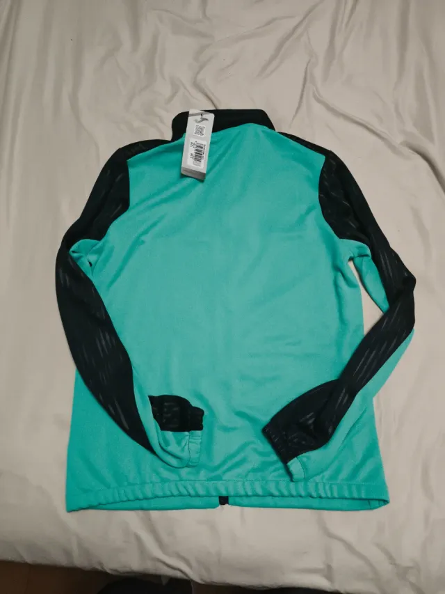 Chaqueta Joma Verde y Negra Hombre, sin usar.