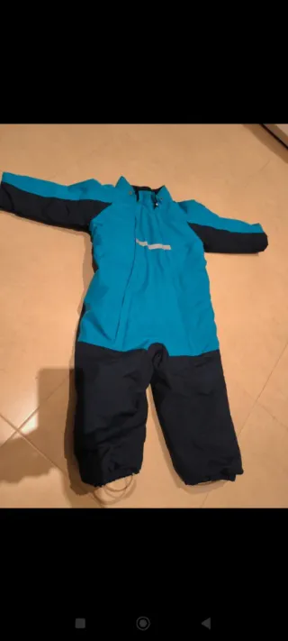 Mono de Sky infantil Talla 2/4. Manoplas de regalo