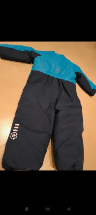 Mono de Sky infantil Talla 2/4. Manoplas de regalo