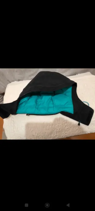 Mono de Sky infantil Talla 2/4. Manoplas de regalo