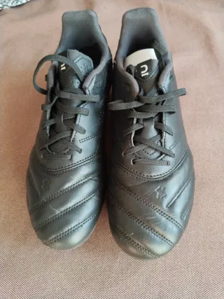 Botas de fútbol negras