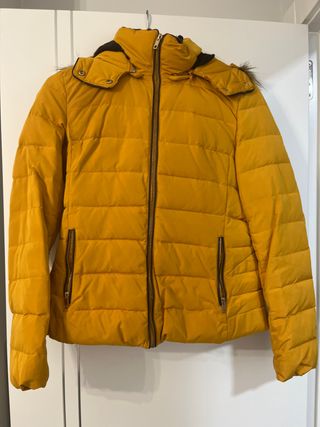 Plumas Zara Mujer Mostaza
Talla M relleno plumón 