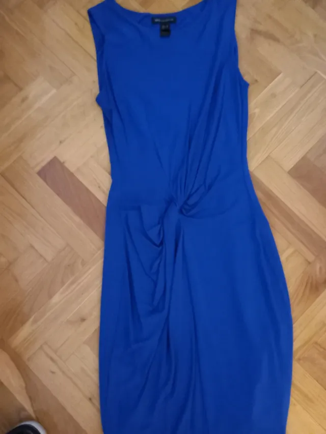 Vestido azul con nudo