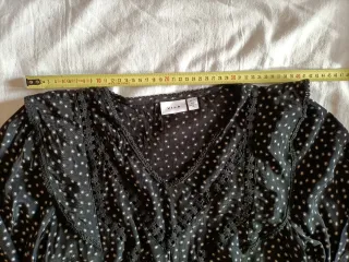 Blusa Vila negra topos blancos Talla M