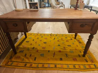 Mesa de escritorio rústica de madera