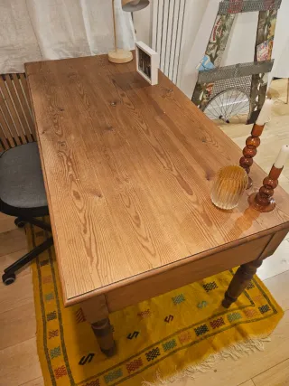 Mesa de escritorio rústica de madera