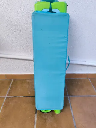 Cuna de viaje plegable.