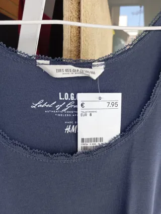 Camiseta H&M con etiqueta 