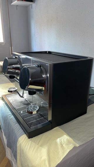 Cafetera profesional Nespresso “Momento”
