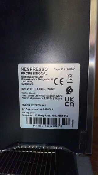 Cafetera profesional Nespresso “Momento”
