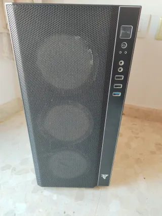 Torre Ordenador Negra