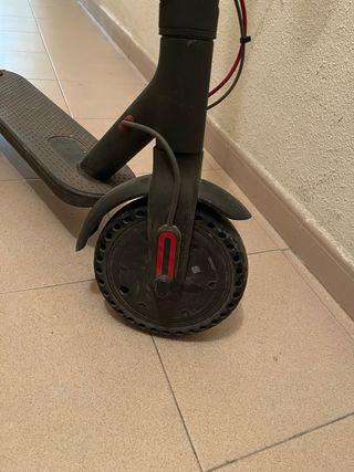 Patinete Xiaomi con ruedas antipinchazos