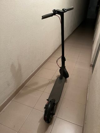 Patinete Xiaomi con ruedas antipinchazos